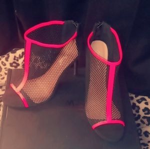 Mesh, ankle bootie with neon pink stripe detail